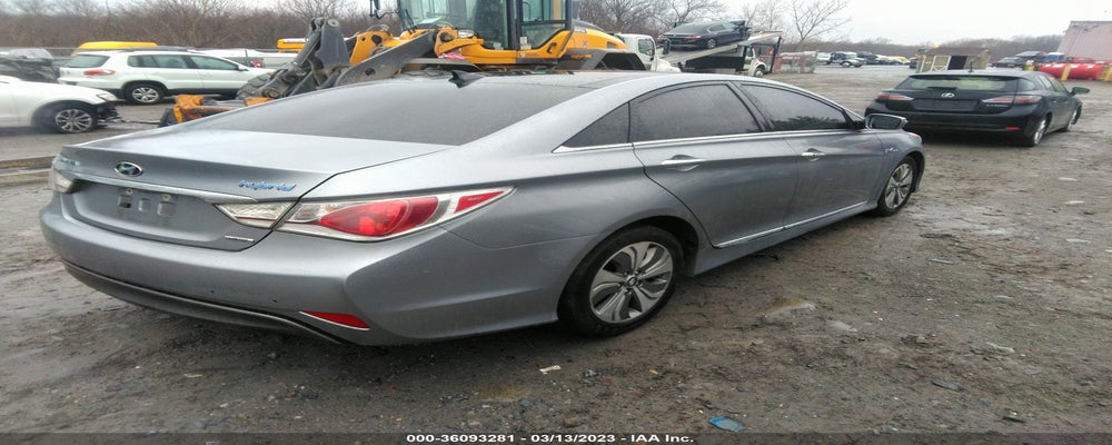 KMHEC4A47FA128045 2015 HYUNDAI SONATA HYBRID photo no. 4
