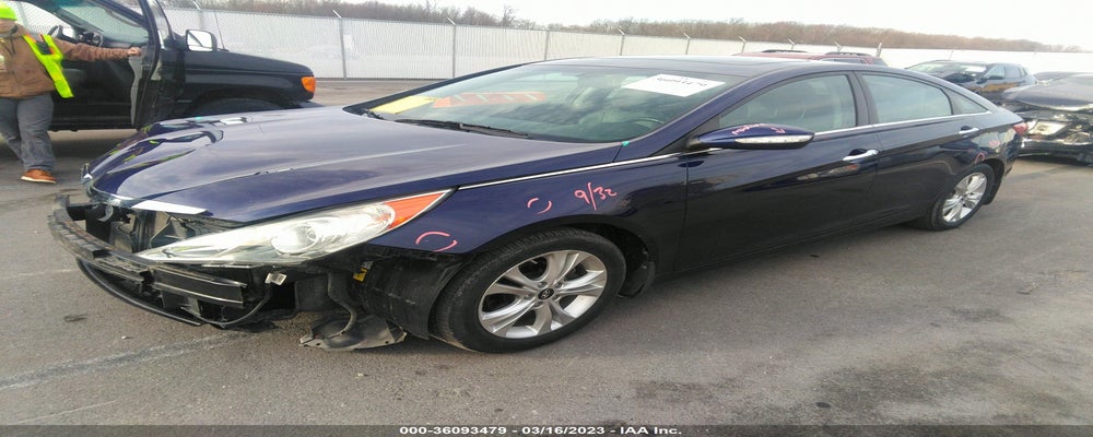 5NPEC4AC2DH807626 2013 HYUNDAI SONATA photo no. 2