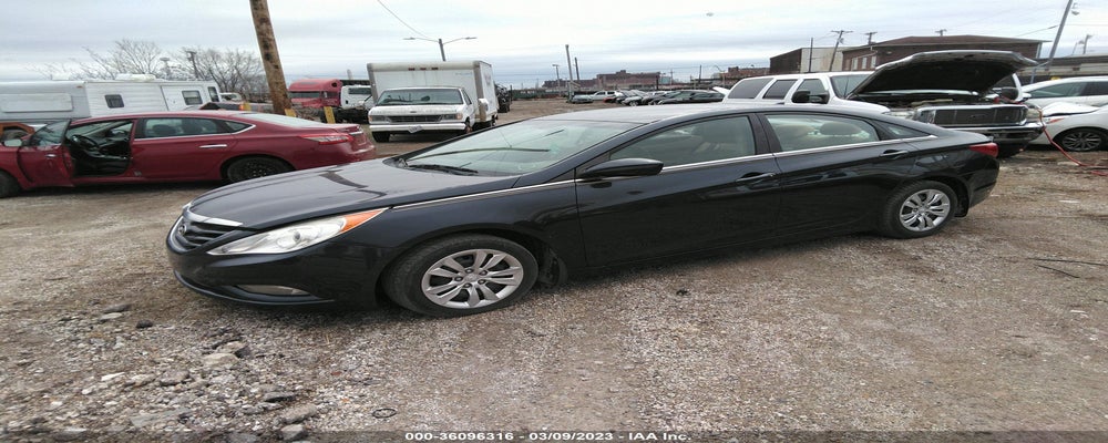 5NPEB4ACXDH635557 2013 HYUNDAI SONATA photo no. 2