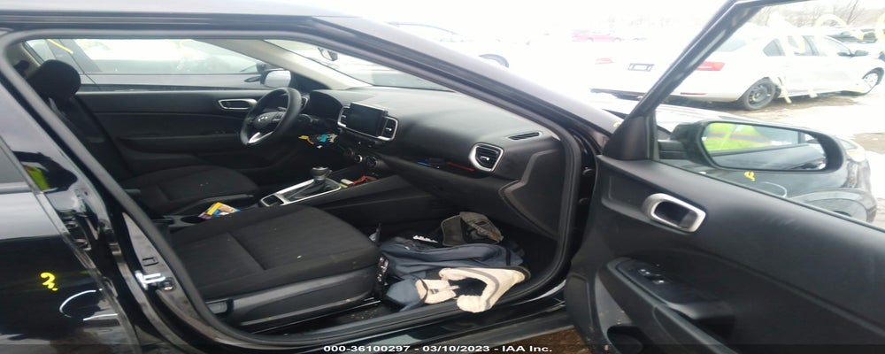 KMHRB8A37MU075619 2021 HYUNDAI VENUE photo no. 5