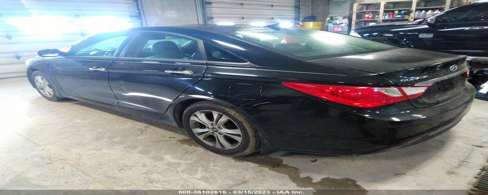 5NPEC4AC6BH144915 2011 HYUNDAI SONATA photo no. 3