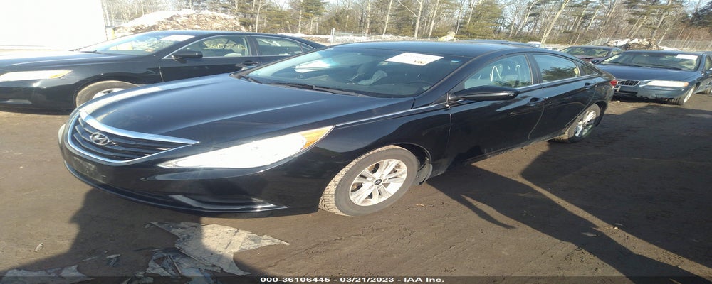 5NPEB4AC8BH303291 2011 HYUNDAI SONATA photo no. 2