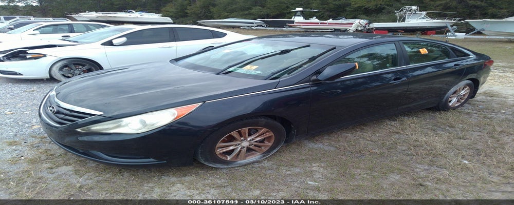 5NPEB4AC4BH124441 2011 HYUNDAI SONATA photo no. 2