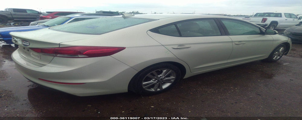 KMHD84LF1HU102716 2017 HYUNDAI ELANTRA photo no. 4