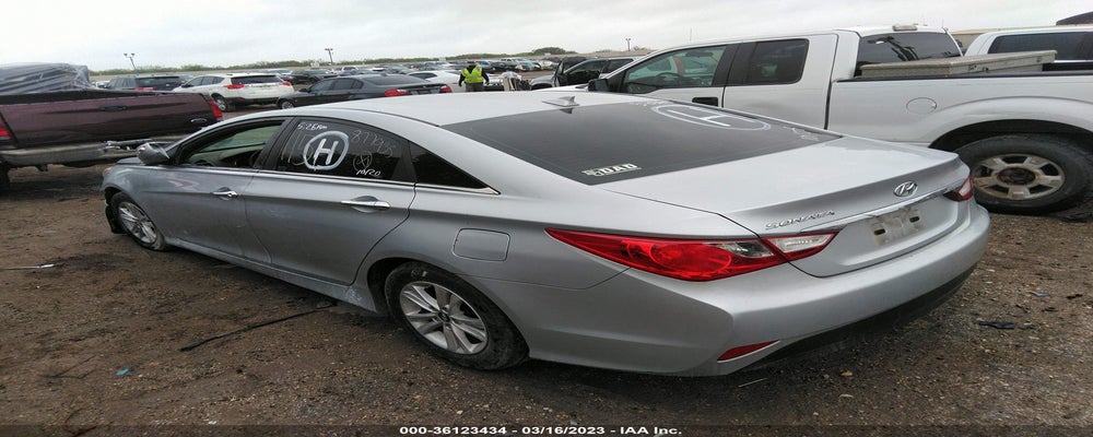 5NPEB4AC2EH887935 2014 HYUNDAI SONATA photo no. 3