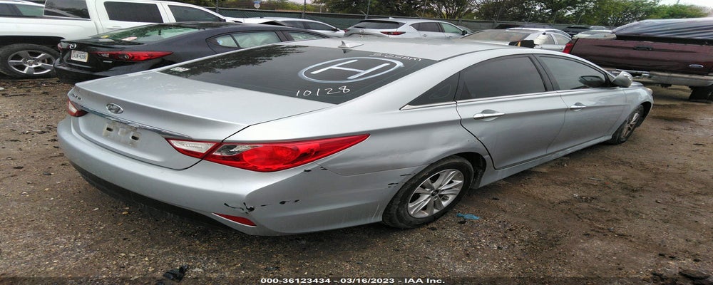 5NPEB4AC2EH887935 2014 HYUNDAI SONATA photo no. 4