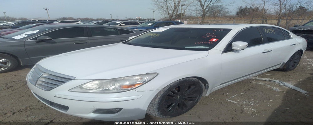 KMHGC4DF8BU139442 2011 HYUNDAI GENESIS photo no. 2