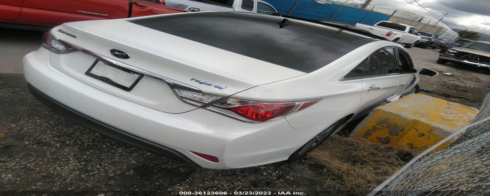 KMHEC4A43EA106431 2014 HYUNDAI SONATA HYBRID photo no. 4
