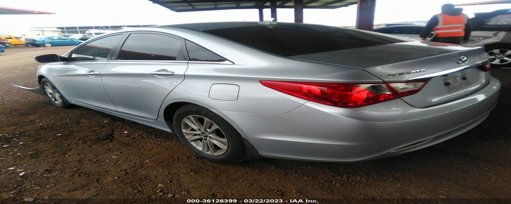 5NPEB4AC1BH265418 2011 HYUNDAI SONATA photo no. 3