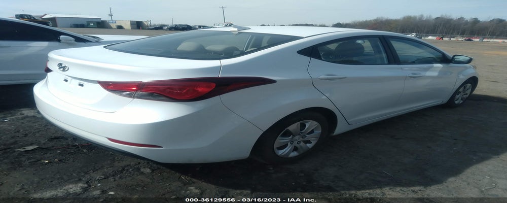 5NPDH4AE5GH763463 2016 HYUNDAI ELANTRA photo no. 4