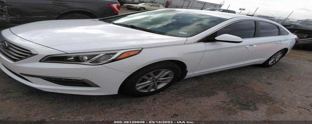 5NPE24AF1FH181499 2015 HYUNDAI SONATA photo no. 2