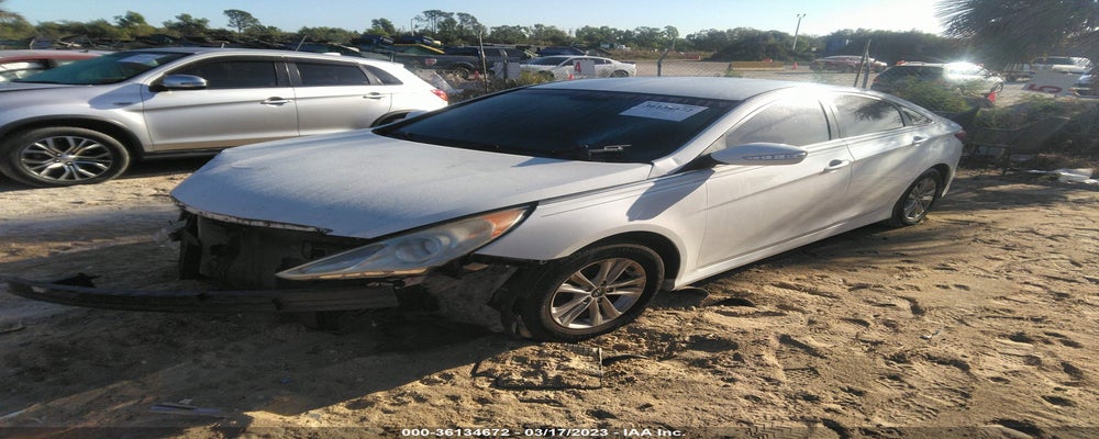 5NPEB4AC4EH917386 2014 HYUNDAI SONATA photo no. 2