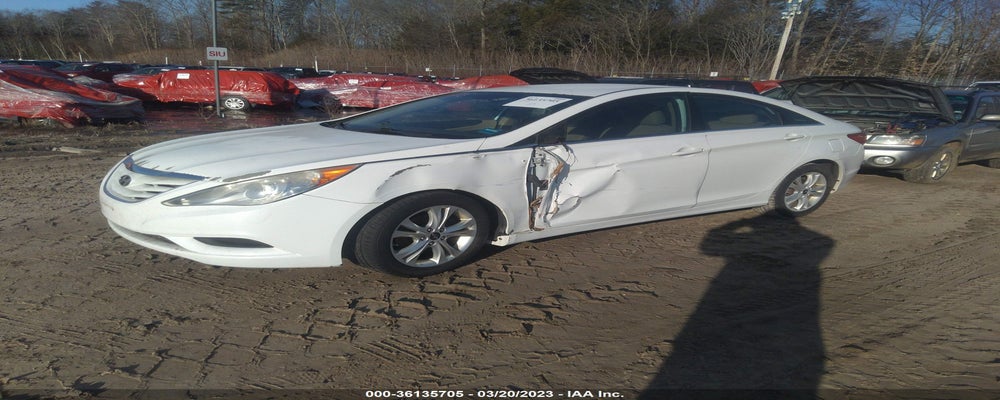 5NPEB4AC8BH129514 2011 HYUNDAI SONATA photo no. 2