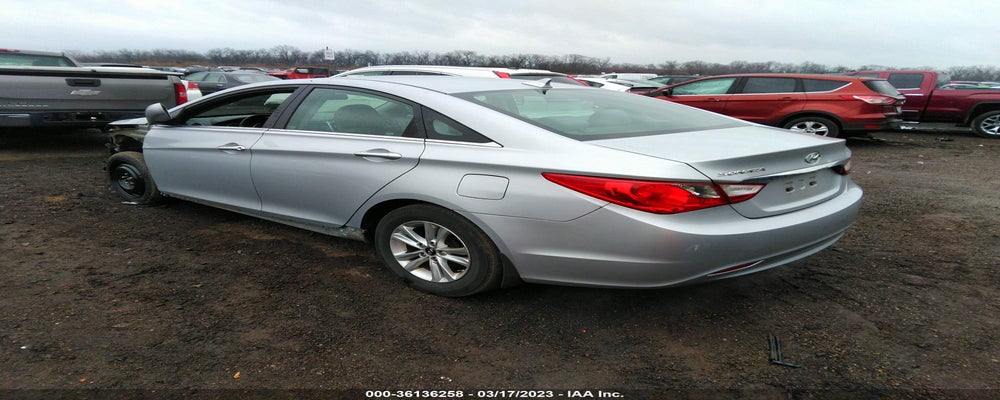 5NPEB4ACXBH279205 2011 HYUNDAI SONATA photo no. 3