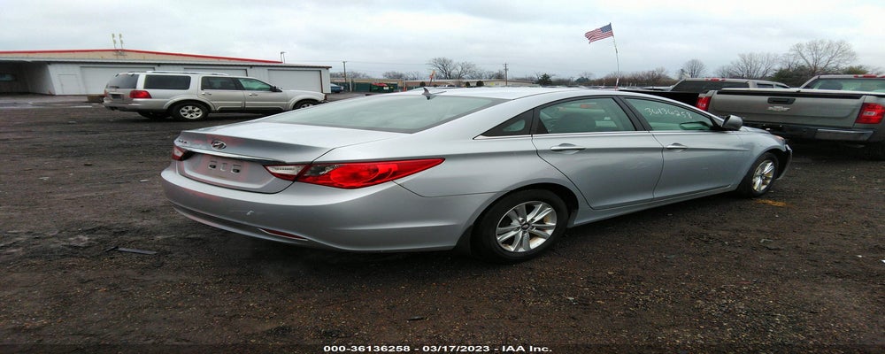5NPEB4ACXBH279205 2011 HYUNDAI SONATA photo no. 4