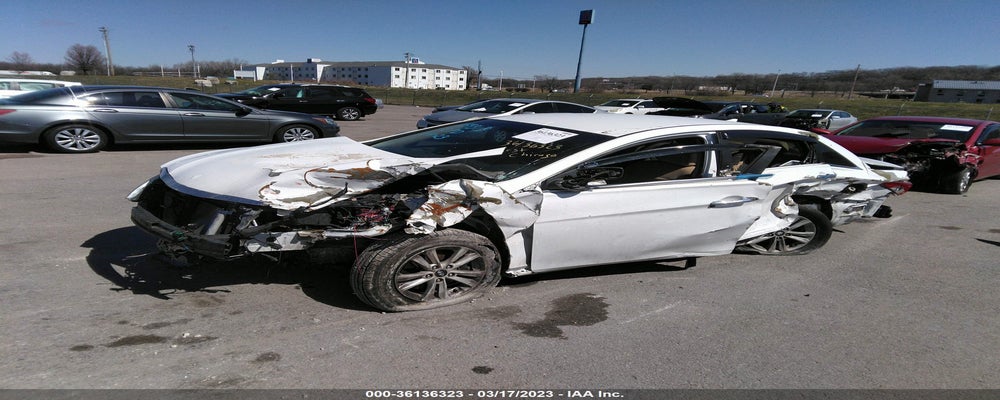 5NPEB4AC8BH196694 2011 HYUNDAI SONATA photo no. 2
