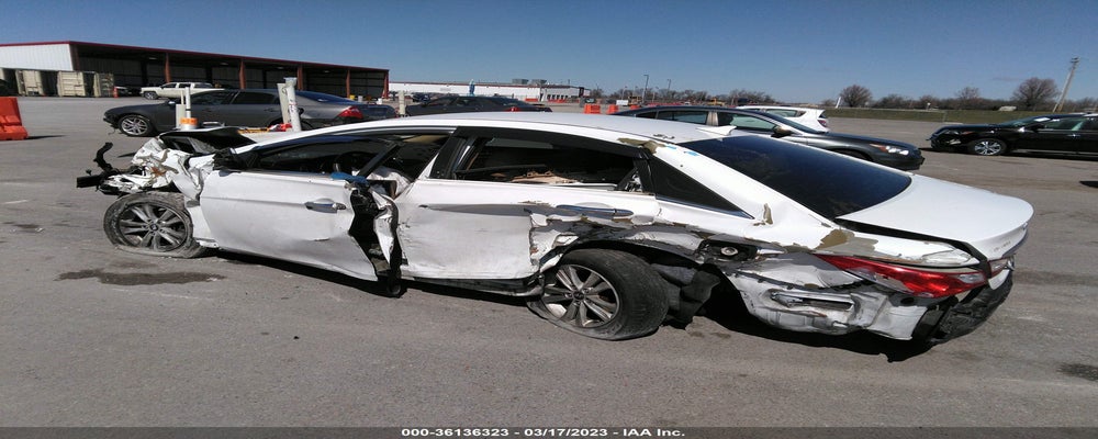 5NPEB4AC8BH196694 2011 HYUNDAI SONATA photo no. 3