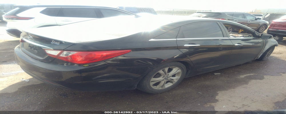 5NPEC4AC4BH273820 2011 HYUNDAI SONATA photo no. 4