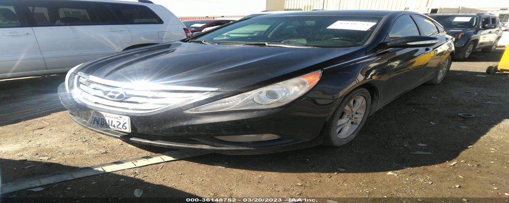 5NPEC4AC2BH125598 2011 HYUNDAI SONATA photo no. 2