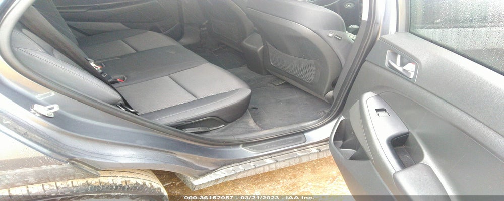 KM8J33A40HU275012 2017 HYUNDAI TUCSON photo no. 8