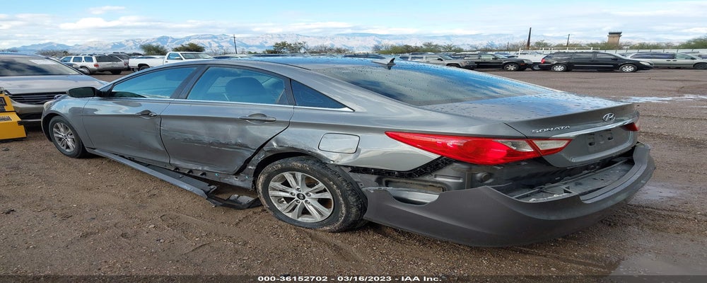 5NPEB4AC3BH060845 2011 HYUNDAI SONATA photo no. 3