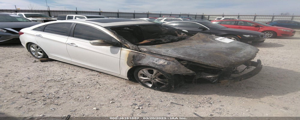 5NPEC4AB8BH307085 2011 HYUNDAI SONATA photo no. 10