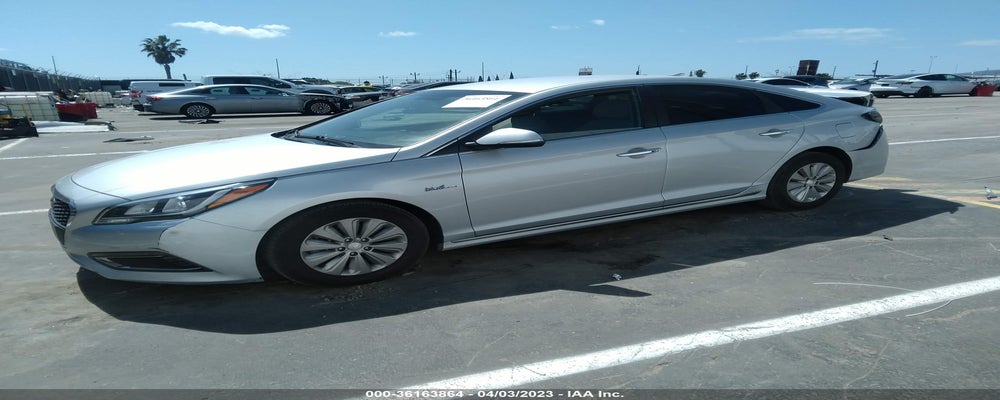 KMHE24L19HA057813 2017 HYUNDAI SONATA HYBRID photo no. 2