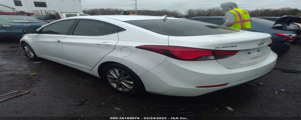 5NPDH4AE2FH574137 2015 HYUNDAI ELANTRA photo no. 3