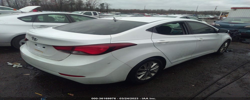 5NPDH4AE2FH574137 2015 HYUNDAI ELANTRA photo no. 4