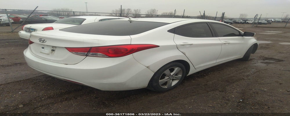 5NPDH4AE3DH350386 2013 HYUNDAI ELANTRA photo no. 4