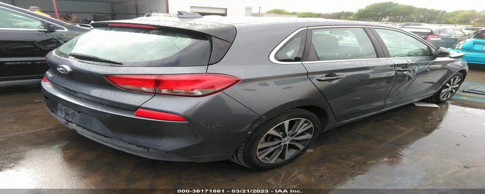 KMHH35LE9JU025354 2018 HYUNDAI ELANTRA GT photo no. 4