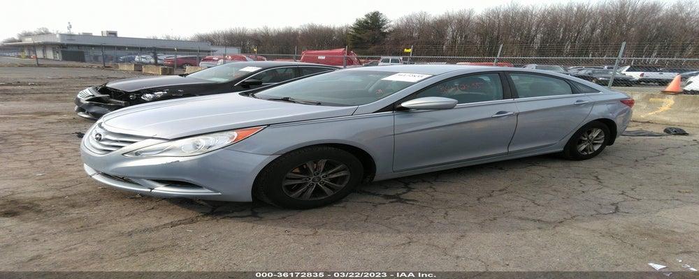 5NPEB4AC0BH295753 2011 HYUNDAI SONATA photo no. 2