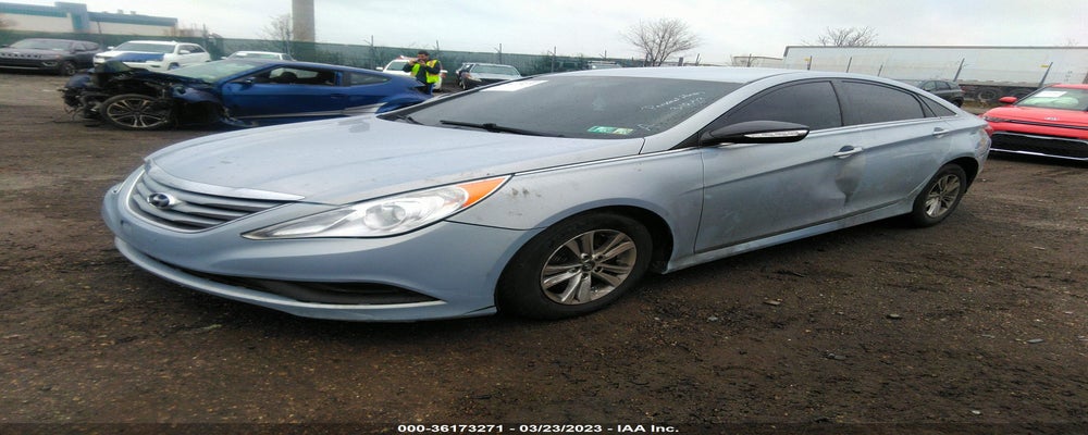 5NPEB4AC4EH906937 2014 HYUNDAI SONATA photo no. 2