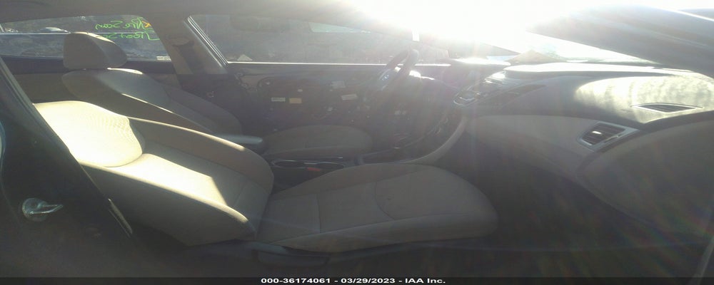 KMHDH4AE1GU655813 2016 HYUNDAI ELANTRA photo no. 5
