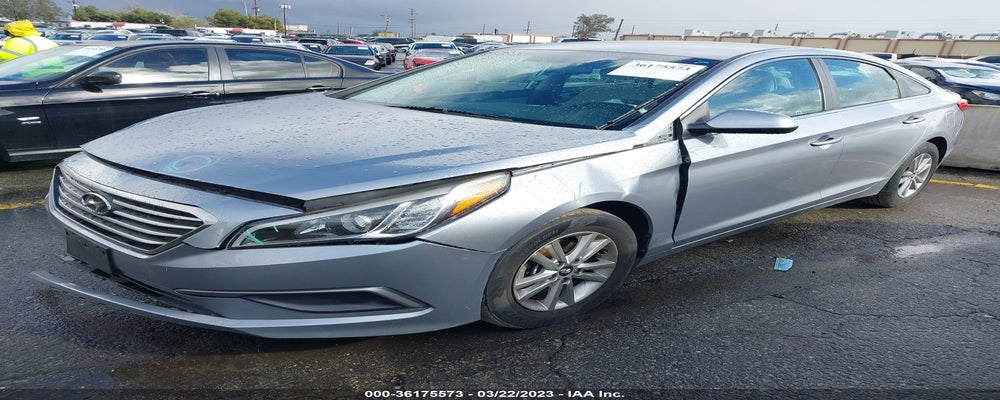 5NPE24AF0HH537198 2017 HYUNDAI SONATA photo no. 2
