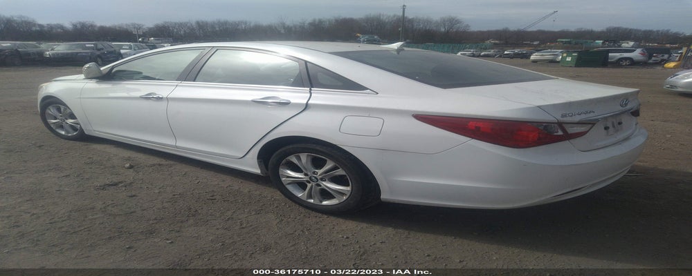 5NPEC4AC2BH081814 2011 HYUNDAI SONATA photo no. 3