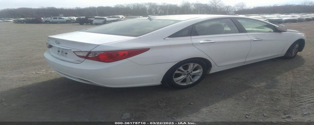 5NPEC4AC2BH081814 2011 HYUNDAI SONATA photo no. 4