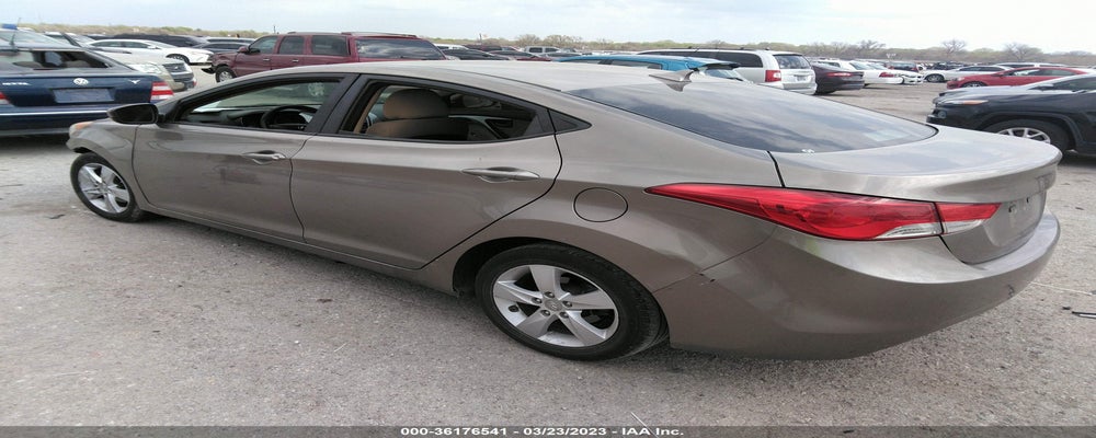 5NPDH4AE3DH372713 2013 HYUNDAI ELANTRA photo no. 3