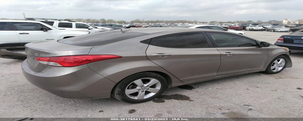 5NPDH4AE3DH372713 2013 HYUNDAI ELANTRA photo no. 4
