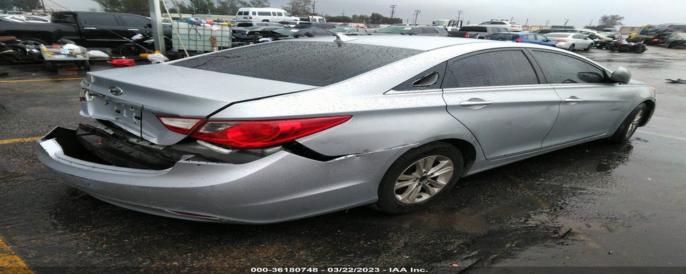 5NPEB4AC1BH097649 2011 HYUNDAI SONATA photo no. 4