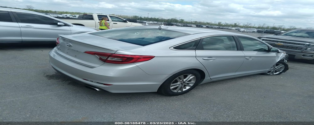 5NPE24AF4HH460609 2017 HYUNDAI SONATA photo no. 4
