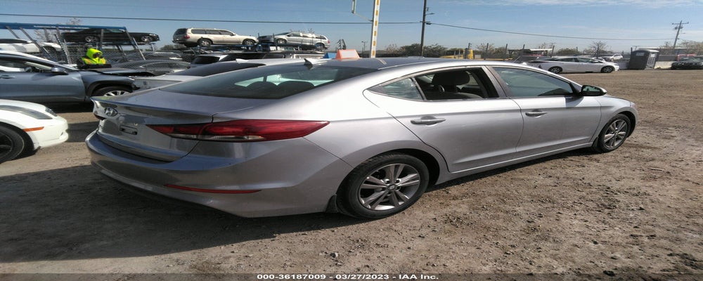 5NPD84LF0HH191323 2017 HYUNDAI ELANTRA photo no. 4