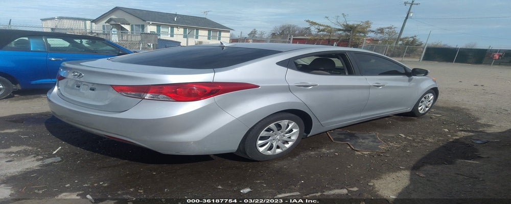 5NPDH4AE6DH211899 2013 HYUNDAI ELANTRA photo no. 4