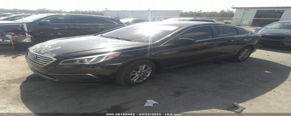 5NPE24AF0HH525617 2017 HYUNDAI SONATA photo no. 2