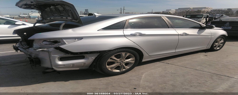5NPEC4ACXBH004074 2011 HYUNDAI SONATA photo no. 4