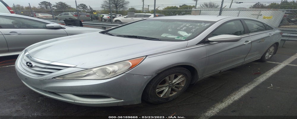 5NPEB4AC7BH190790 2011 HYUNDAI SONATA photo no. 2
