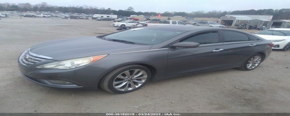 5NPEC4AB8BH221291 2011 HYUNDAI SONATA photo no. 2