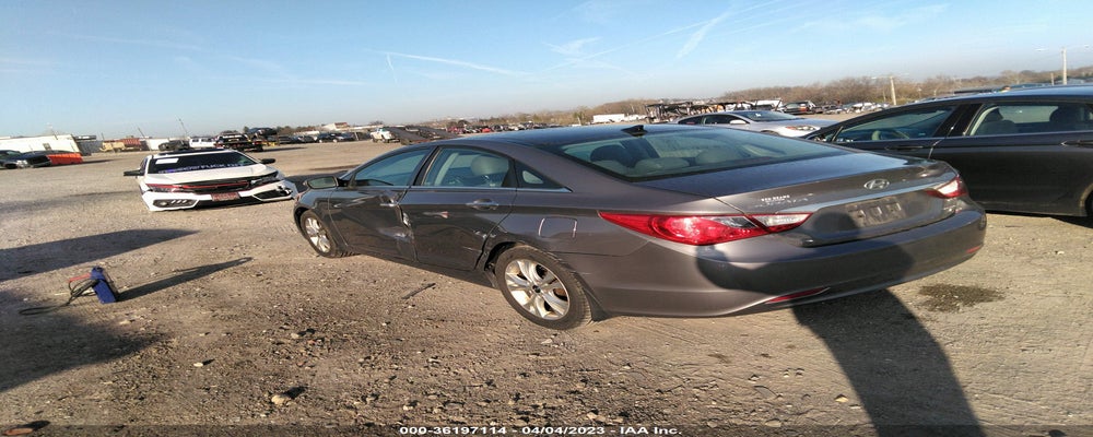 5NPEC4AC2CH353943 2012 HYUNDAI SONATA photo no. 3