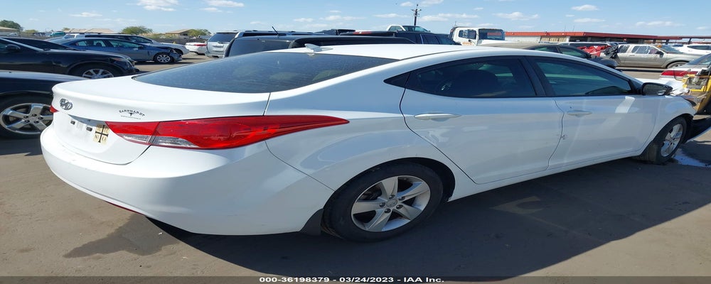 5NPDH4AE6DH266837 2013 HYUNDAI ELANTRA photo no. 4