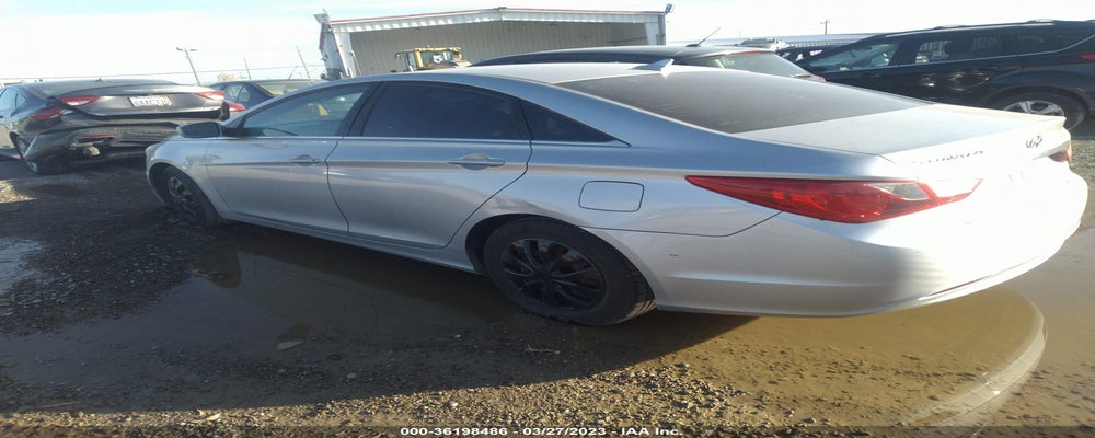 5NPEB4AC0BH068563 2011 HYUNDAI SONATA photo no. 3